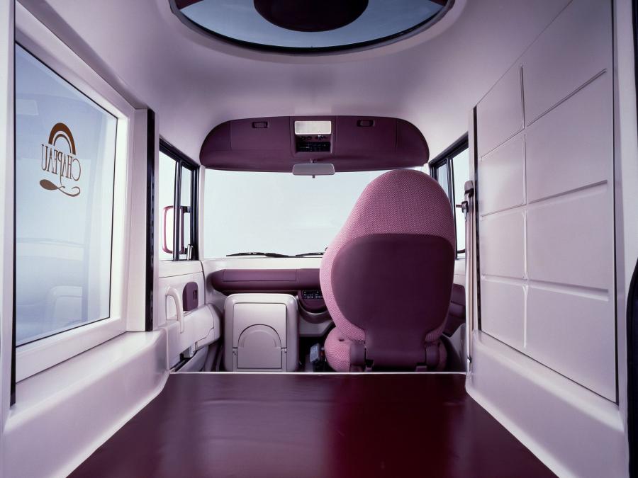  Nissan Chapeau Concept 1989 года  (фото 7 из 7)